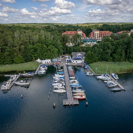 Precise Resort 巴特萨罗皮斯库夫 外观 照片 Aerial view of the marina
